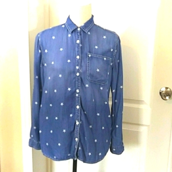 ID:23 Star Print Chambray Top - Picture 1 of 5